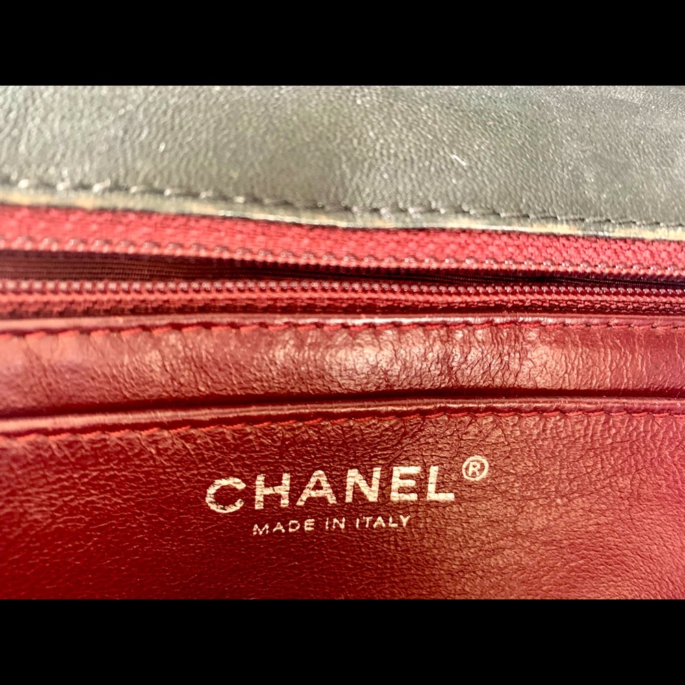 CHANEL, MAKE AN OFFER, Black Quilted Shoulder Bag, - Picture 13 of 16